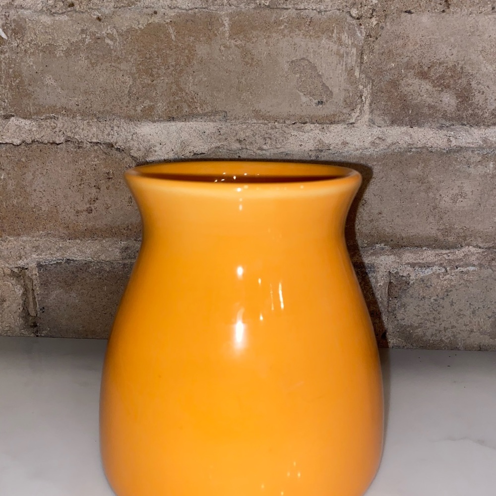 2 Flower Vases or Containers - Picture 7 of 10